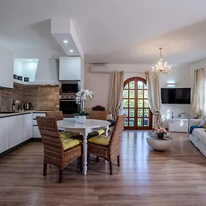  Apartment San Teodoro Centro
