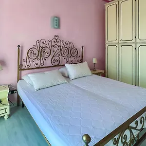 splendido-appartamento-con-vista-mare-su-piazza-dante.hotelitalianriviera.com/